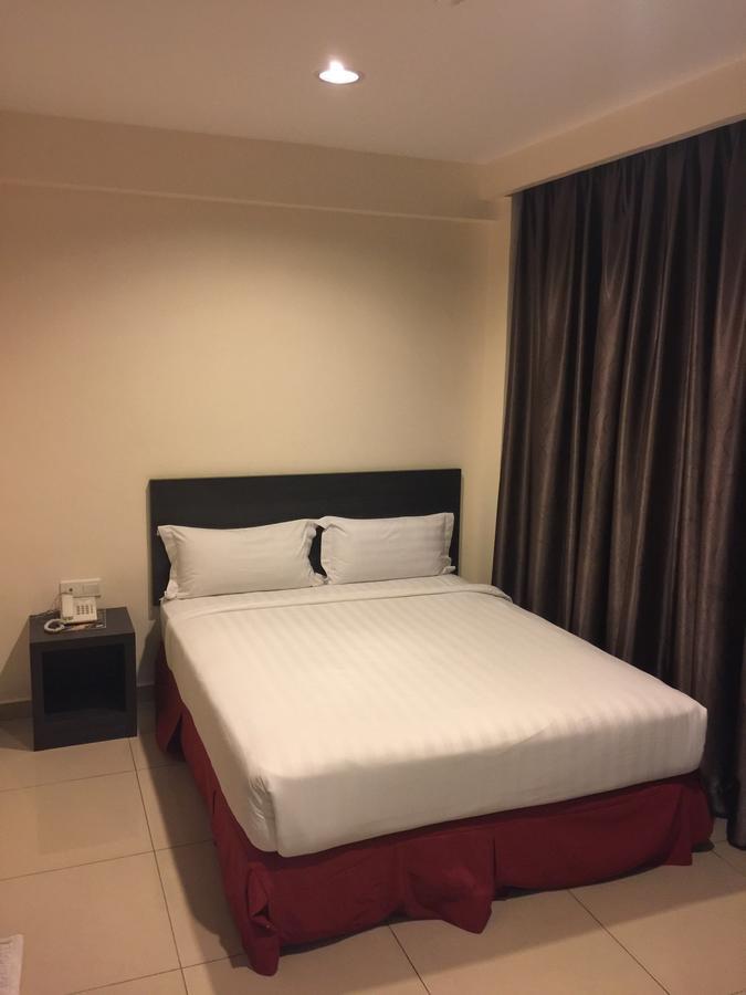 Premierz Hotel 라부안 외부 사진