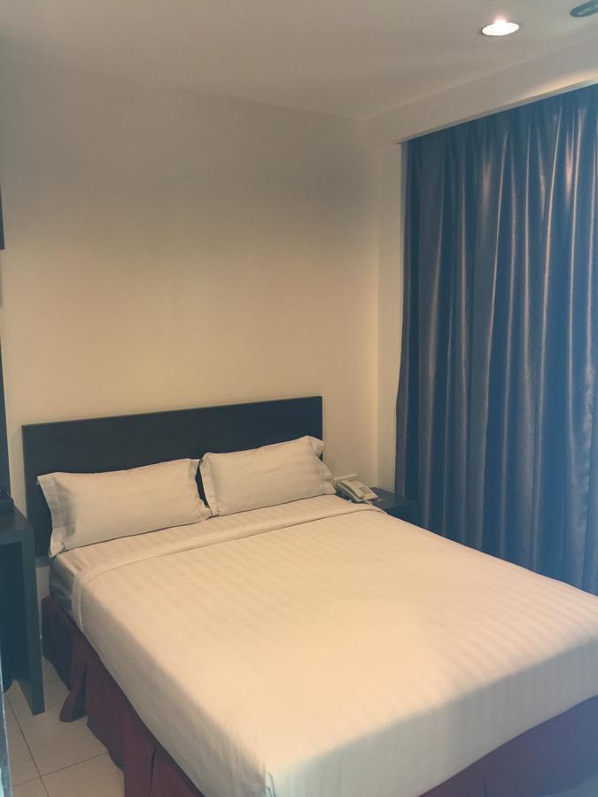Premierz Hotel 라부안 외부 사진